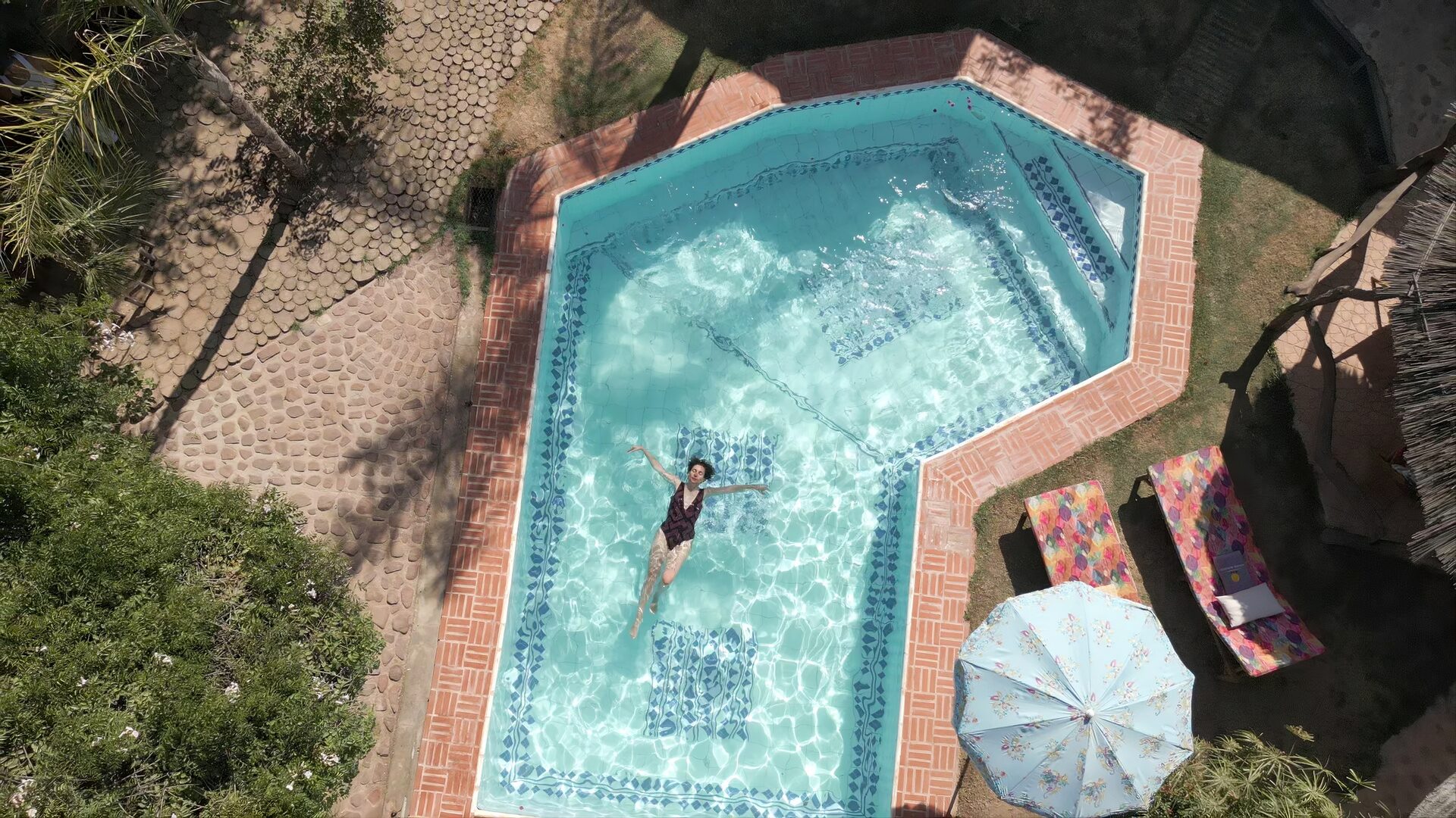 Piscine du Riad Beldi by MaHa vue du ciel pour la retraite Terre de Femmes