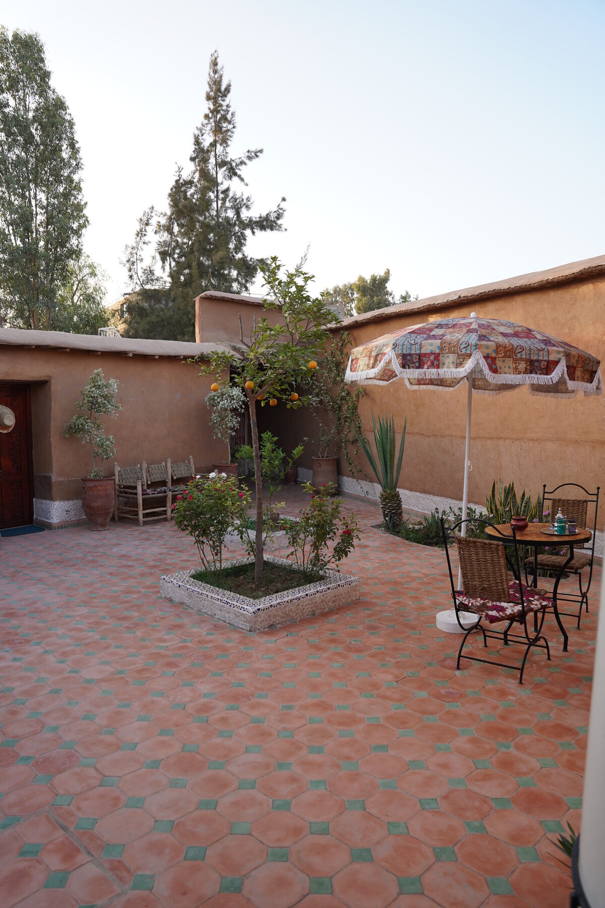 Patio central du Riad Beldi by MaHa